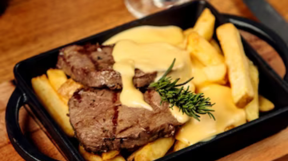 Não sabe o que fazer para o jantar? Experimente incrementar o bife com poucos ingredientes