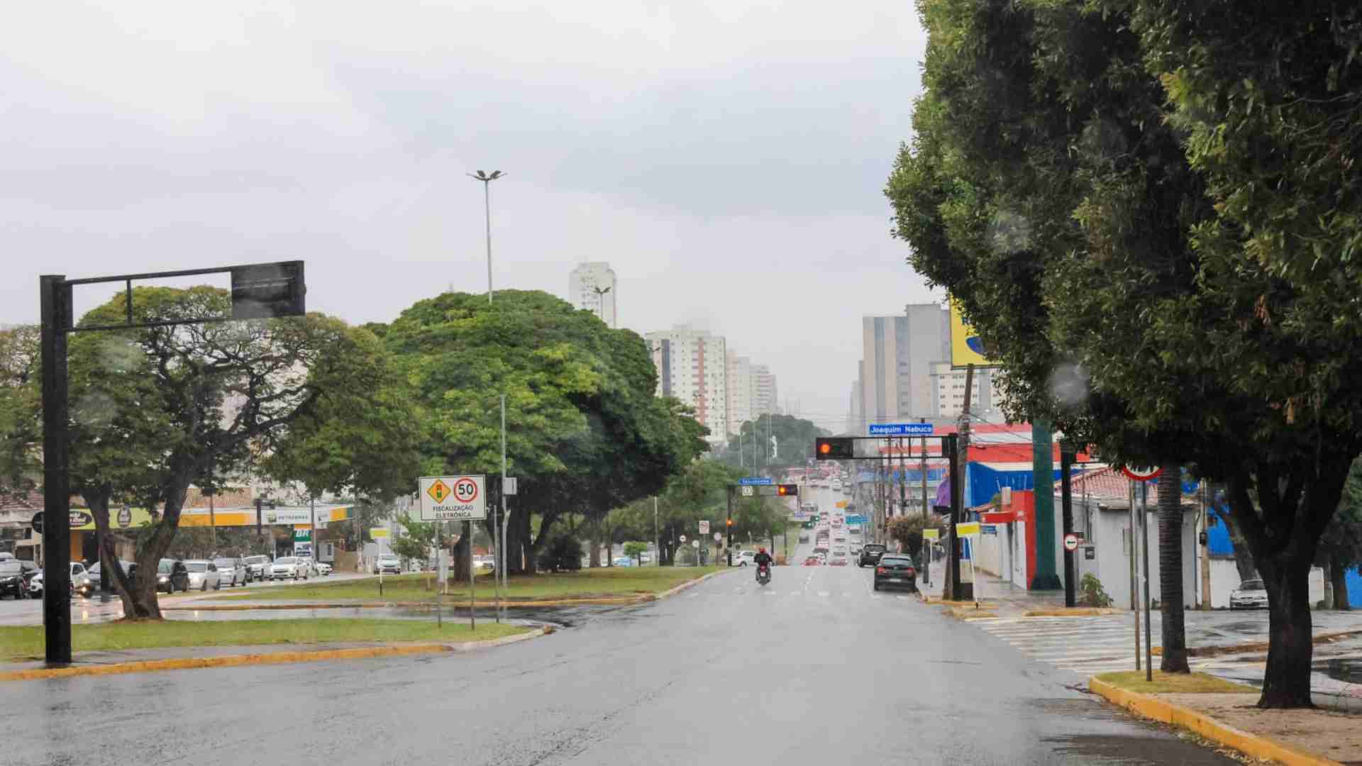 Volta a chover em Campo Grande após estiagem de quase um mês