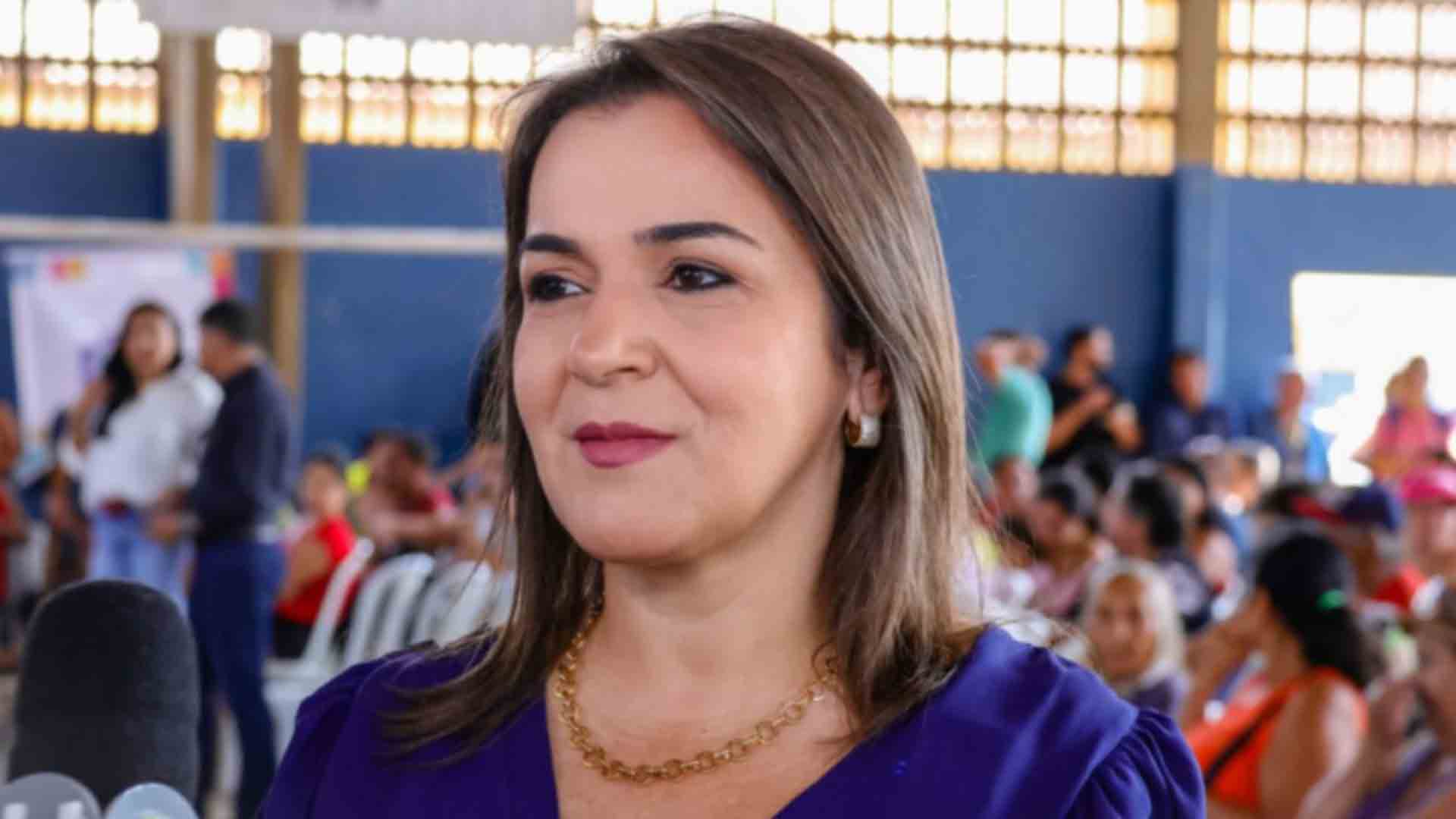 adriane-lopes-entrega-carros-e-ambul-ncias-para-secretarias-de-campo