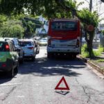 Ônibus do Consórcio Guaicurus quebra na avenida Joaquim Murtinho e trava trânsito