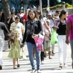 Salário, política e tarefas de casa: IBGE mostra desigualdade entre mulheres e homens