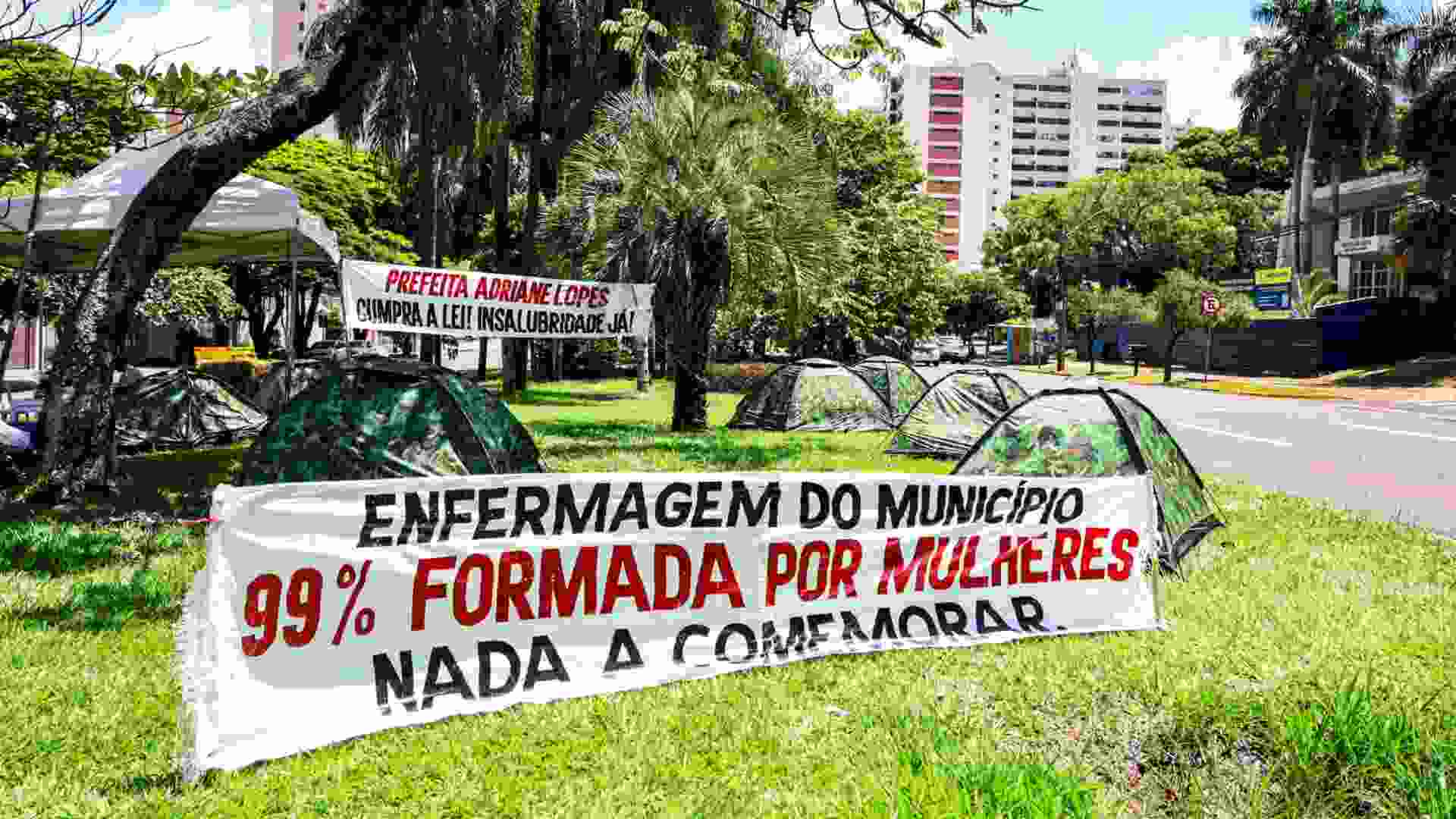 Enfermagem segue com protesto e convoca assembleia na frente da Prefeitura de Campo Grande